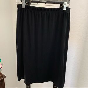 J.T.B. Ladies Black Skirt M